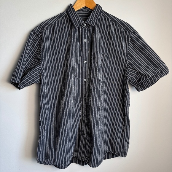 Old Navy Men's Striped Short Sleeve Casual Dress Shirt Black X-Large Preppy ON - Picture 1 of 13